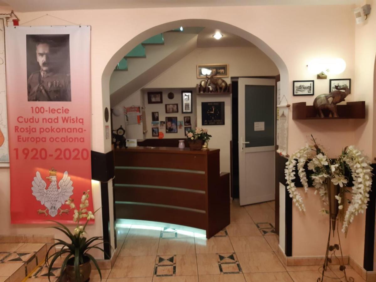 Albert Turystyczne Uslugi Hotelarskie Βαρσοβία Εξωτερικό φωτογραφία